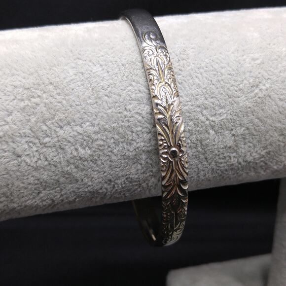Vintage Whiting & Davis Silver Embossed Bangle Bracelet, Floral Design, 1950s - Picture 2 of 10